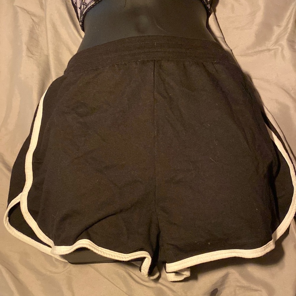 Basic B&W Shorts